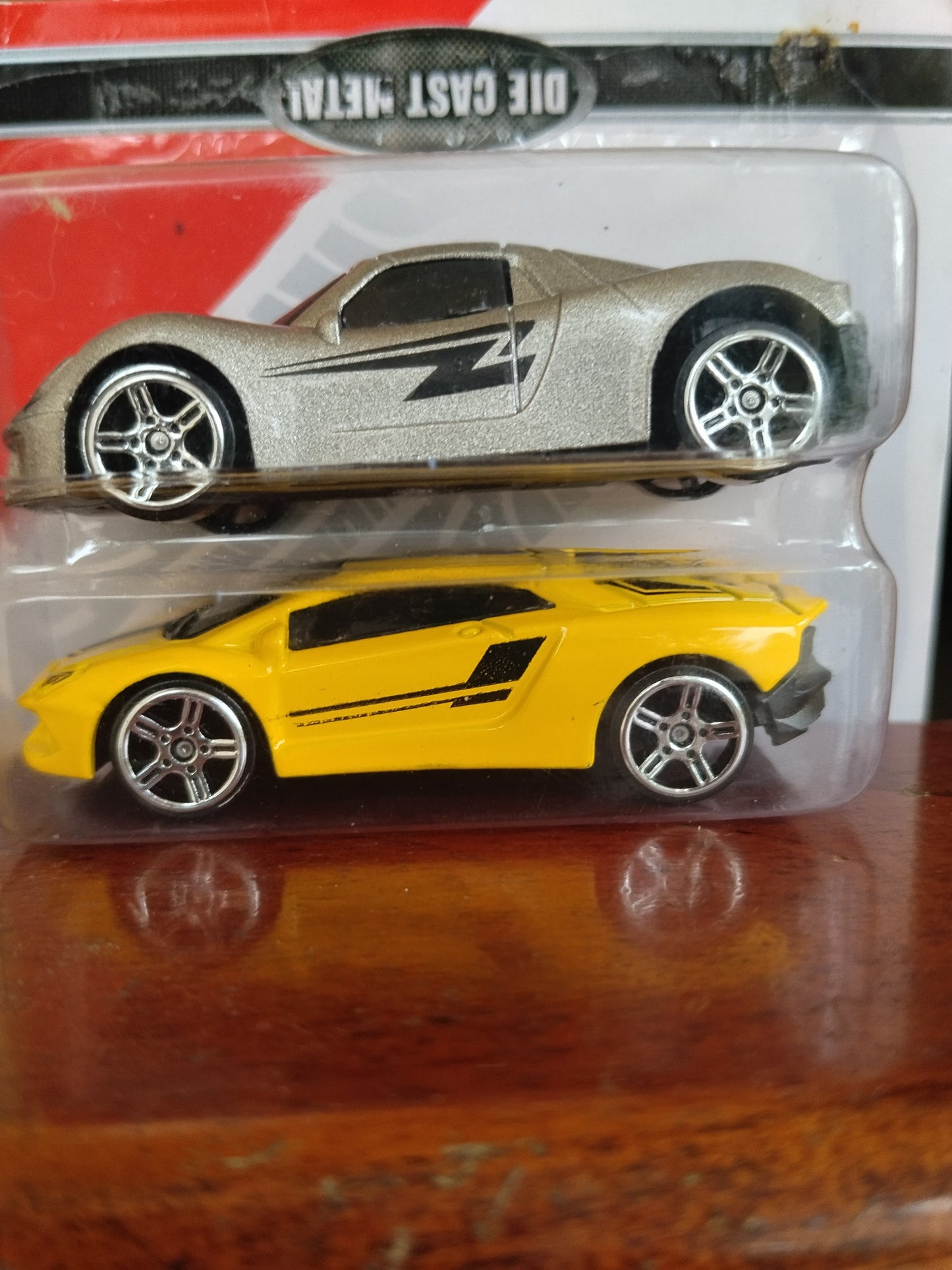 1:64 scale metal car pair (Yellow and Silver)