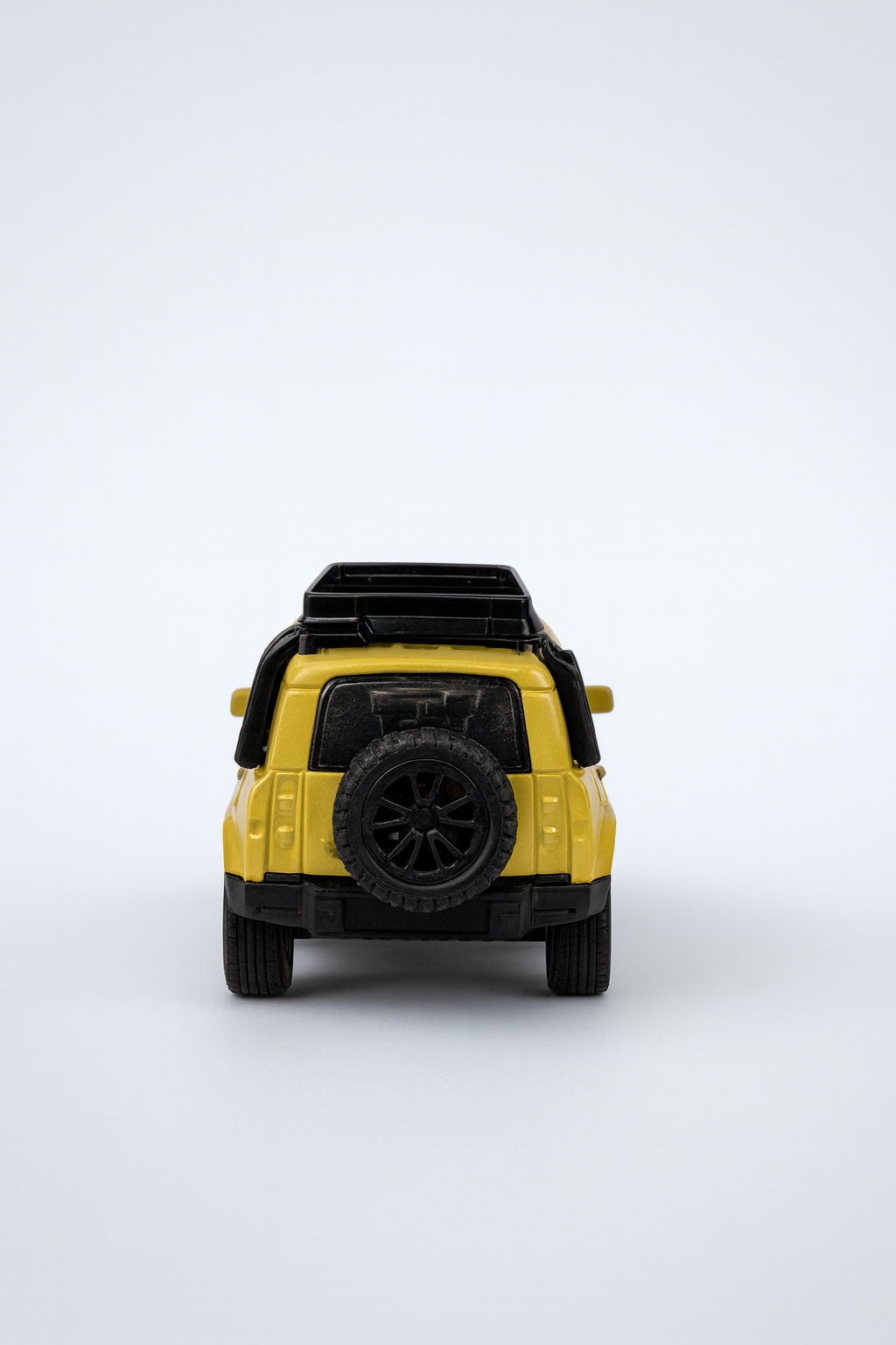 Defender 1:36 scale model.