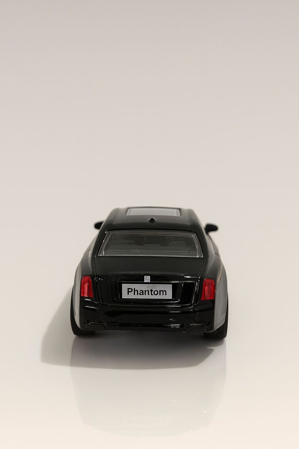 Rolls Royce 1:36 scale metal scale model.