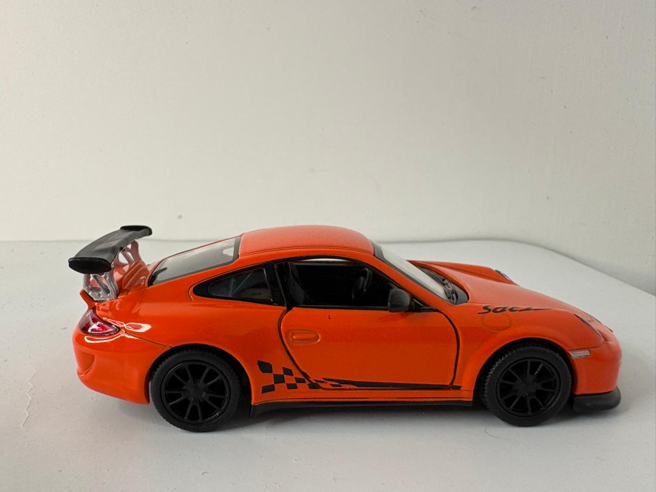 Kinsmart Porsche 911 GT3 RS