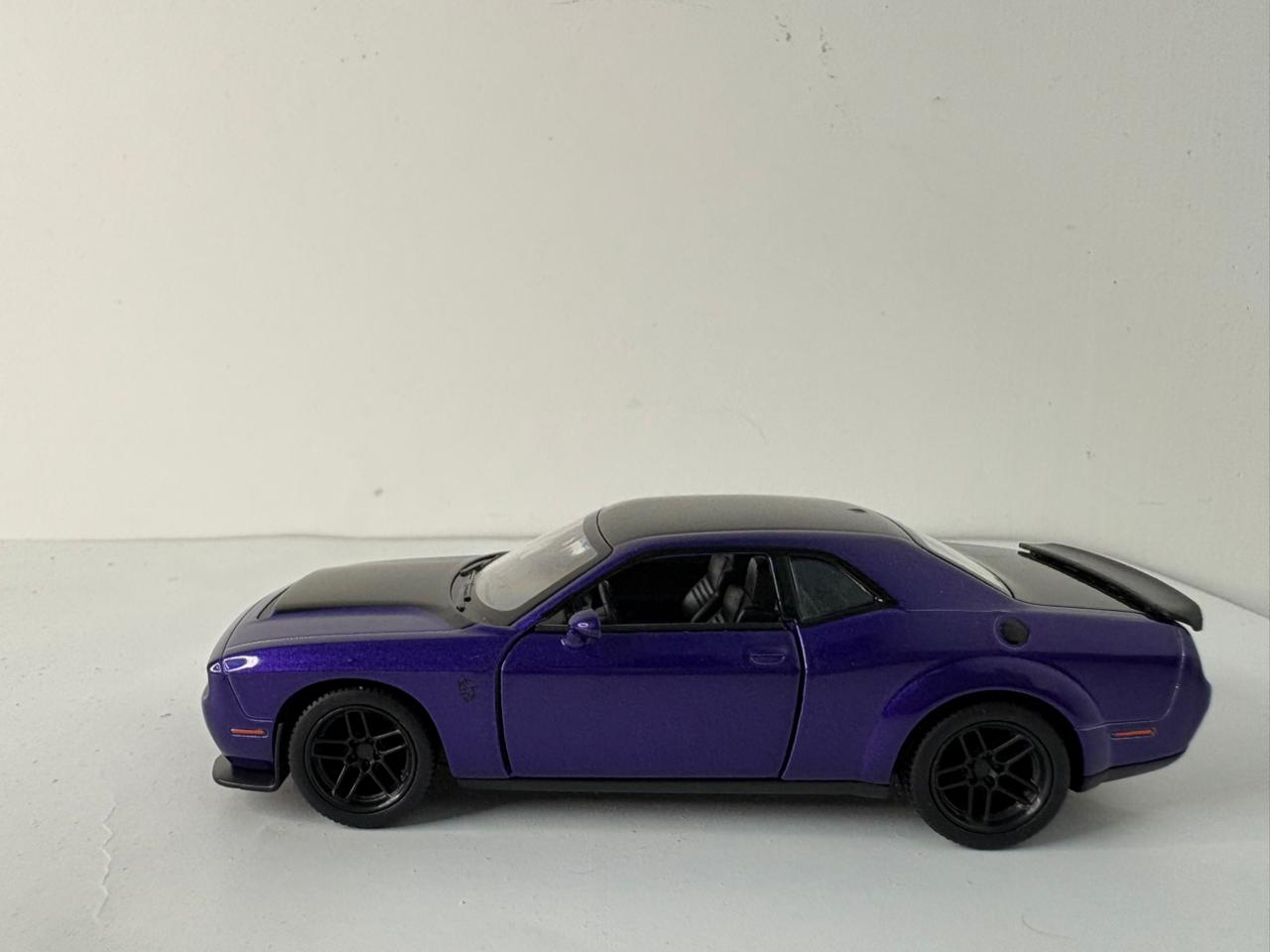 Kinsmart 1:40 scale 2023 Dodge Challenger SRT Demon 170.