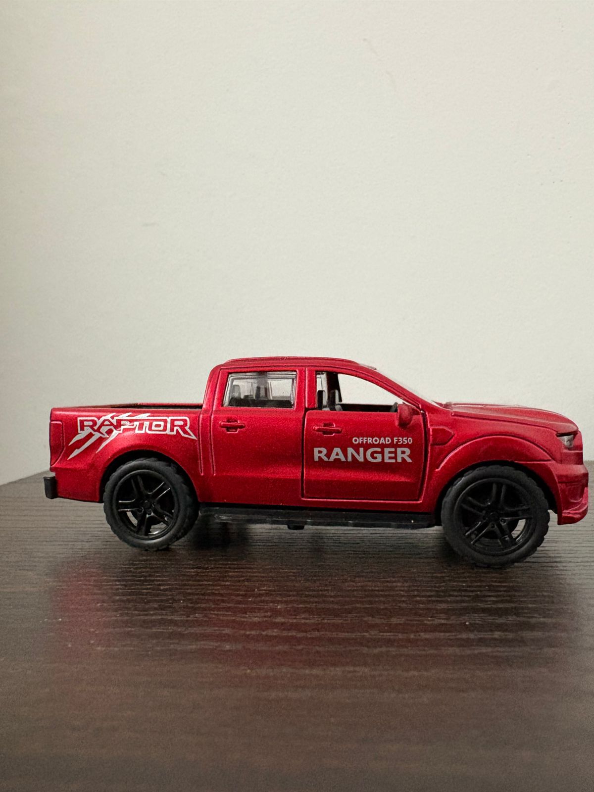 Metal diecast scale model-Raptor 1:32 scale