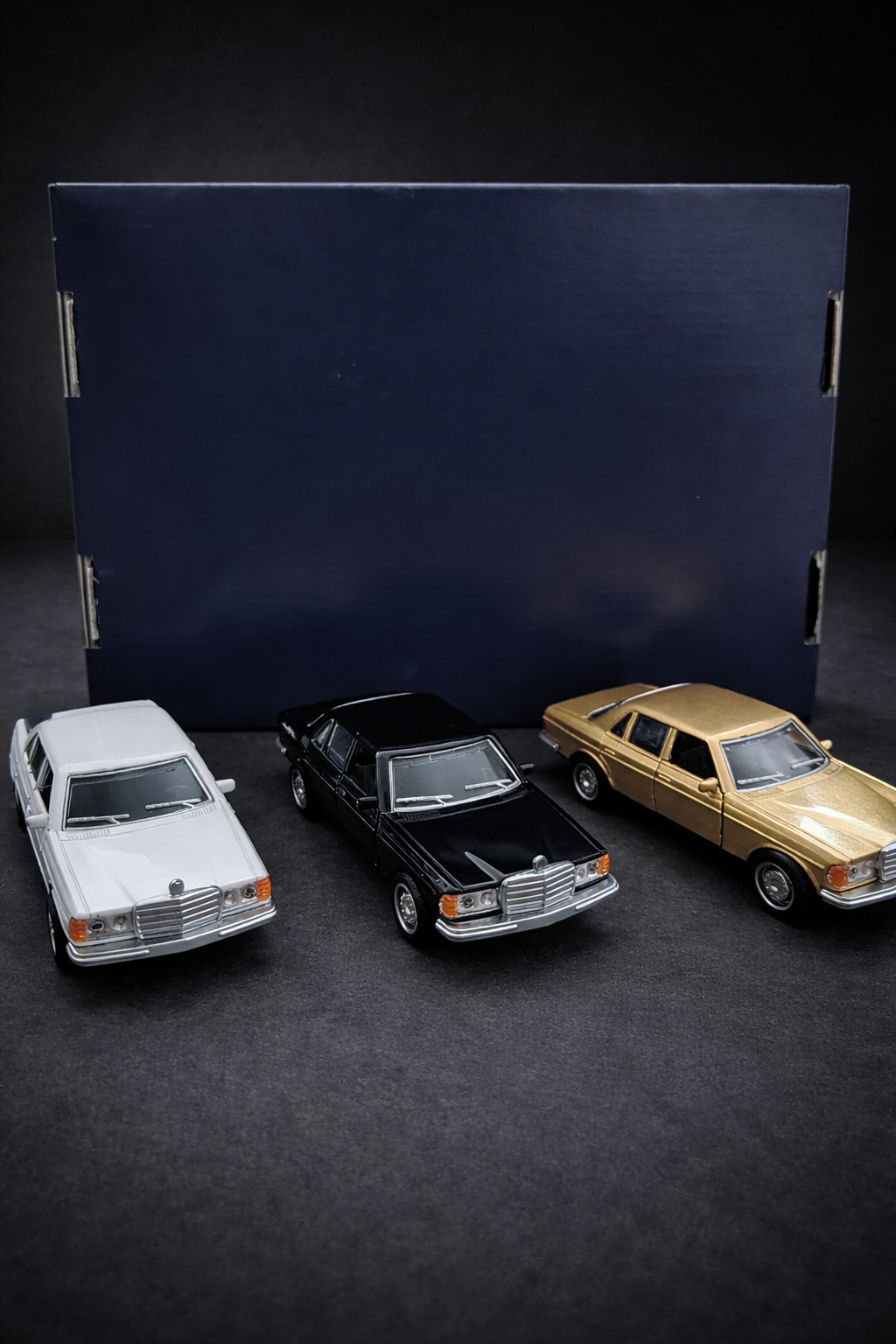 Mercedes-Benz W123 diecast 1:36 scale model.