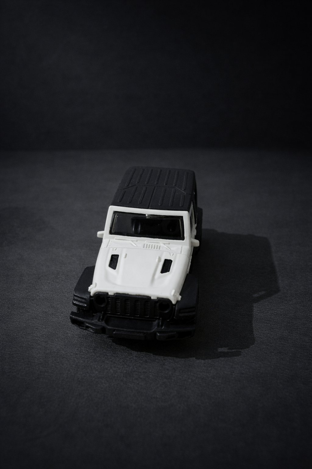 Thar 1:43 scalemetal diecast model- White