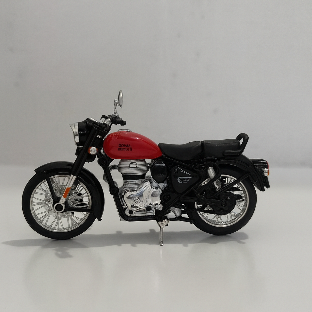 Diecast Bike Royal Enfield Bullet-With extra fuel tank