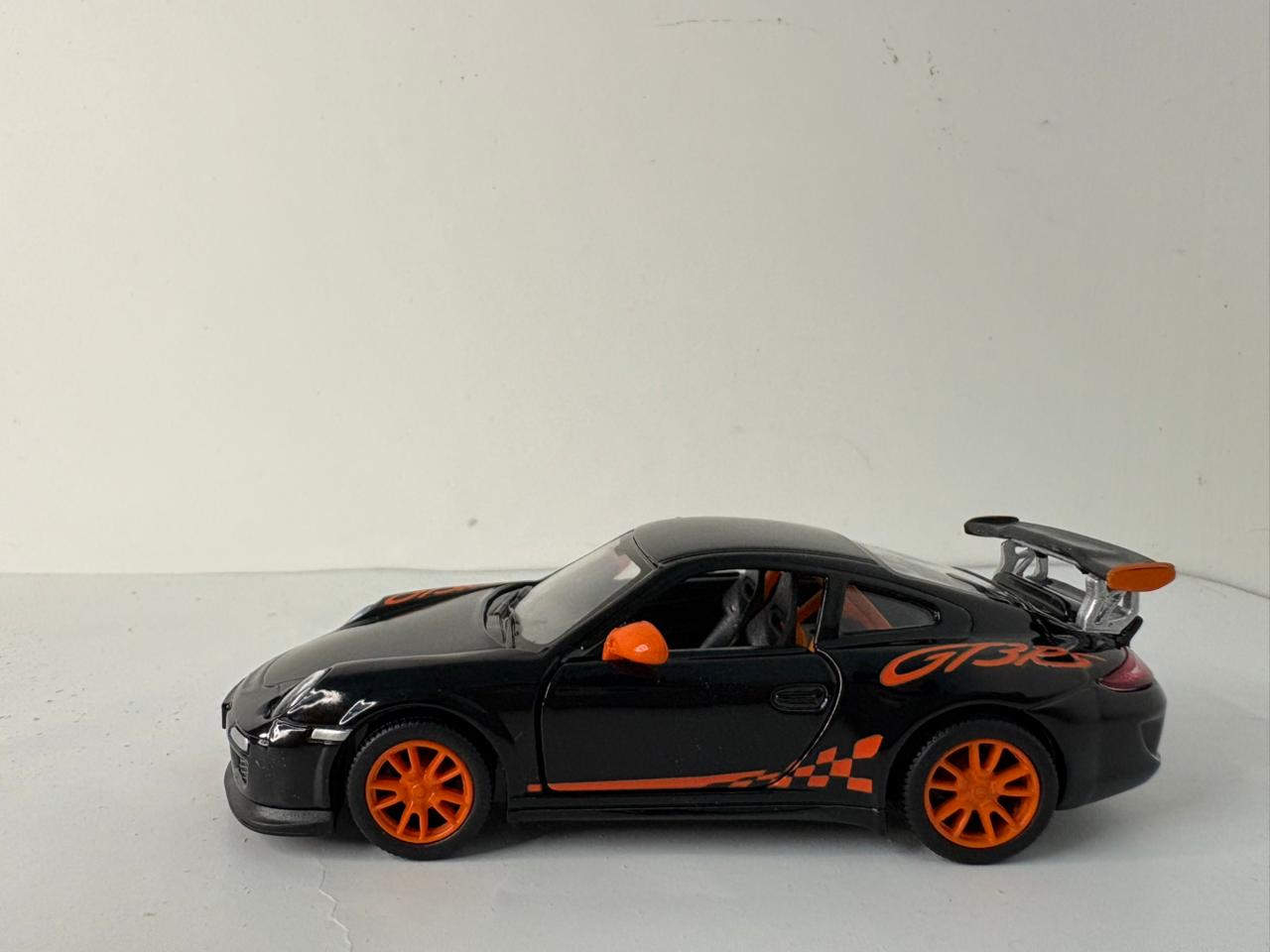 Kinsmart Porsche 911 GT3 RS