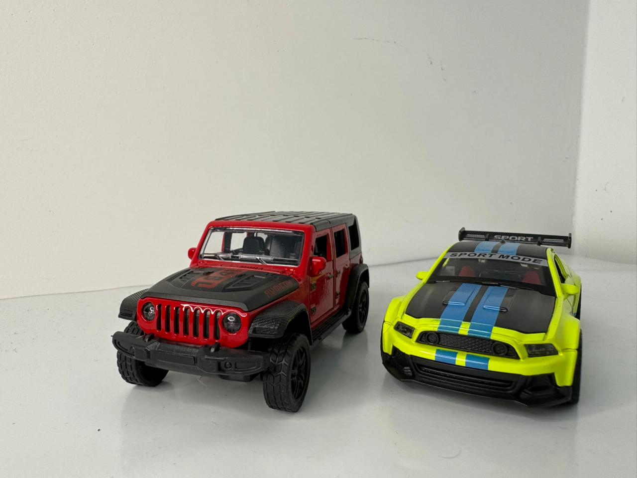 Combo- 1:36 scale Jeep Wrangler Rubicon+Ford Mustang GT.