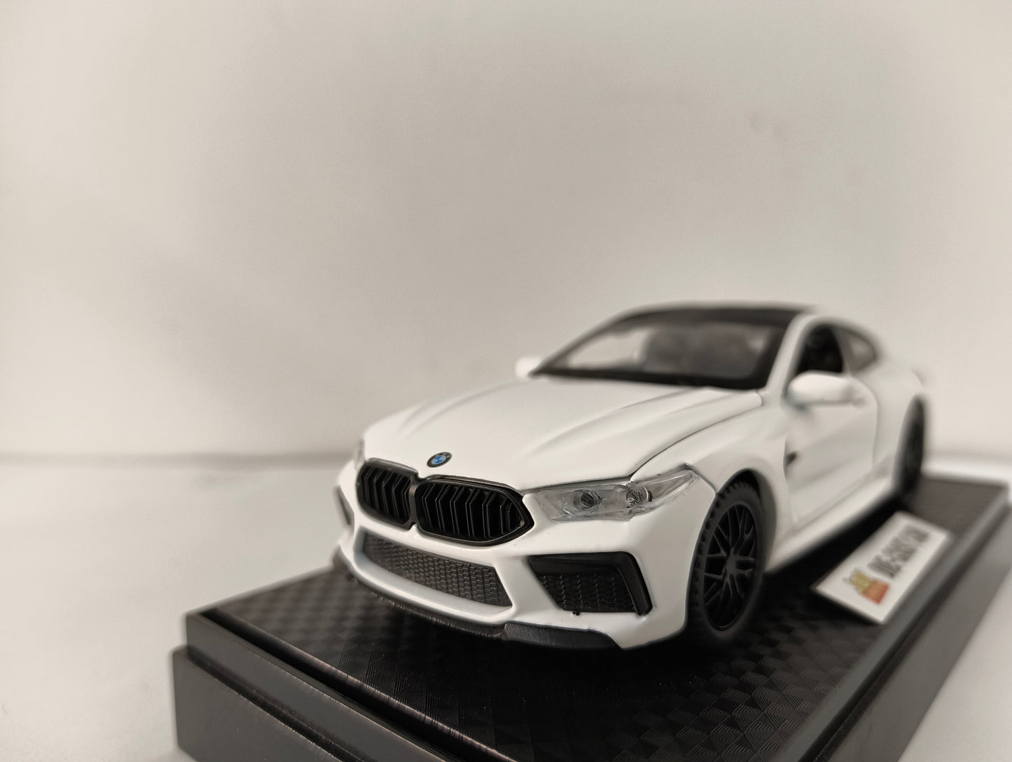 Bmw M8 1:32 scale model
