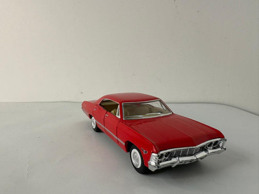Kinsmart-1967 Chevrolet Impala 1:43 scale.