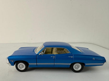 Kinsmart-1967 Chevrolet Impala 1:43 scale.
