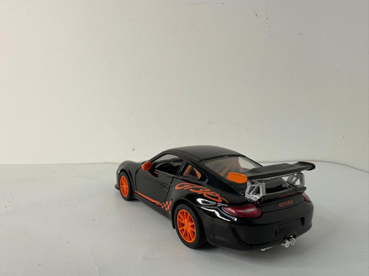 Kinsmart Porsche 911 GT3 RS