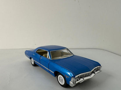 Kinsmart-1967 Chevrolet Impala 1:43 scale.