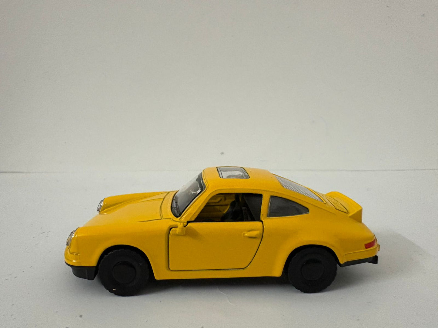 Porsche 911 1:43 scale