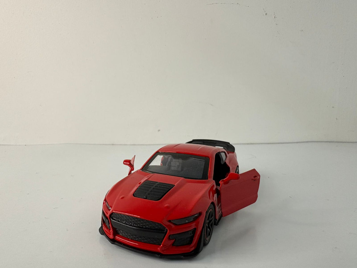 Ford Mustang Shelby GT500 1:43 scale.