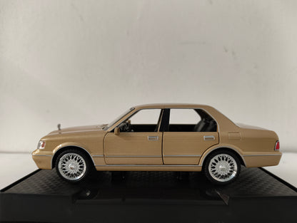 Toyota crown 1:32 scale model