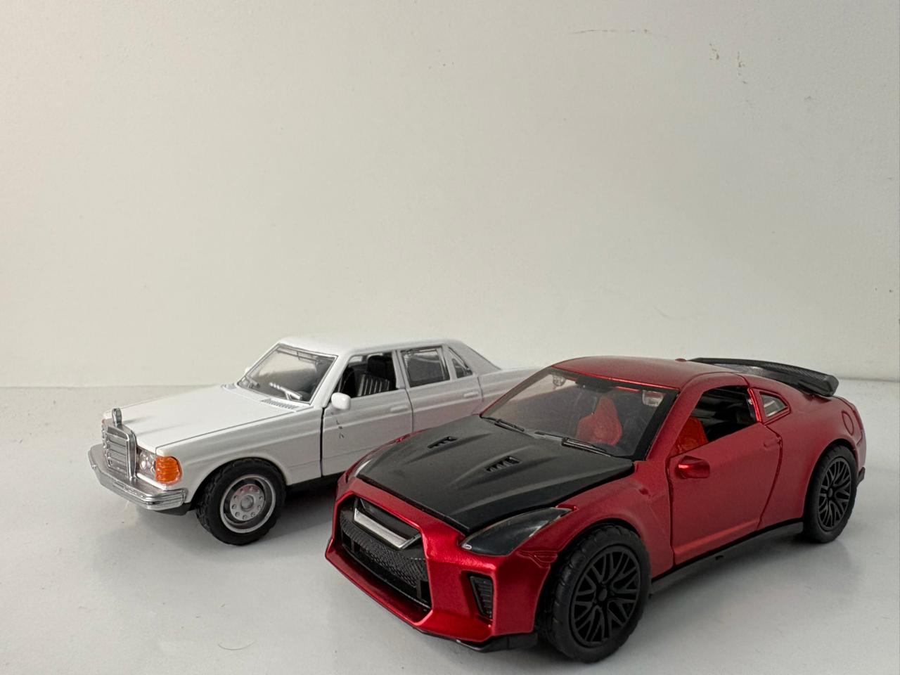 Combo-1:36 scale Nissan GT-R + Mercedes-Benz W123.