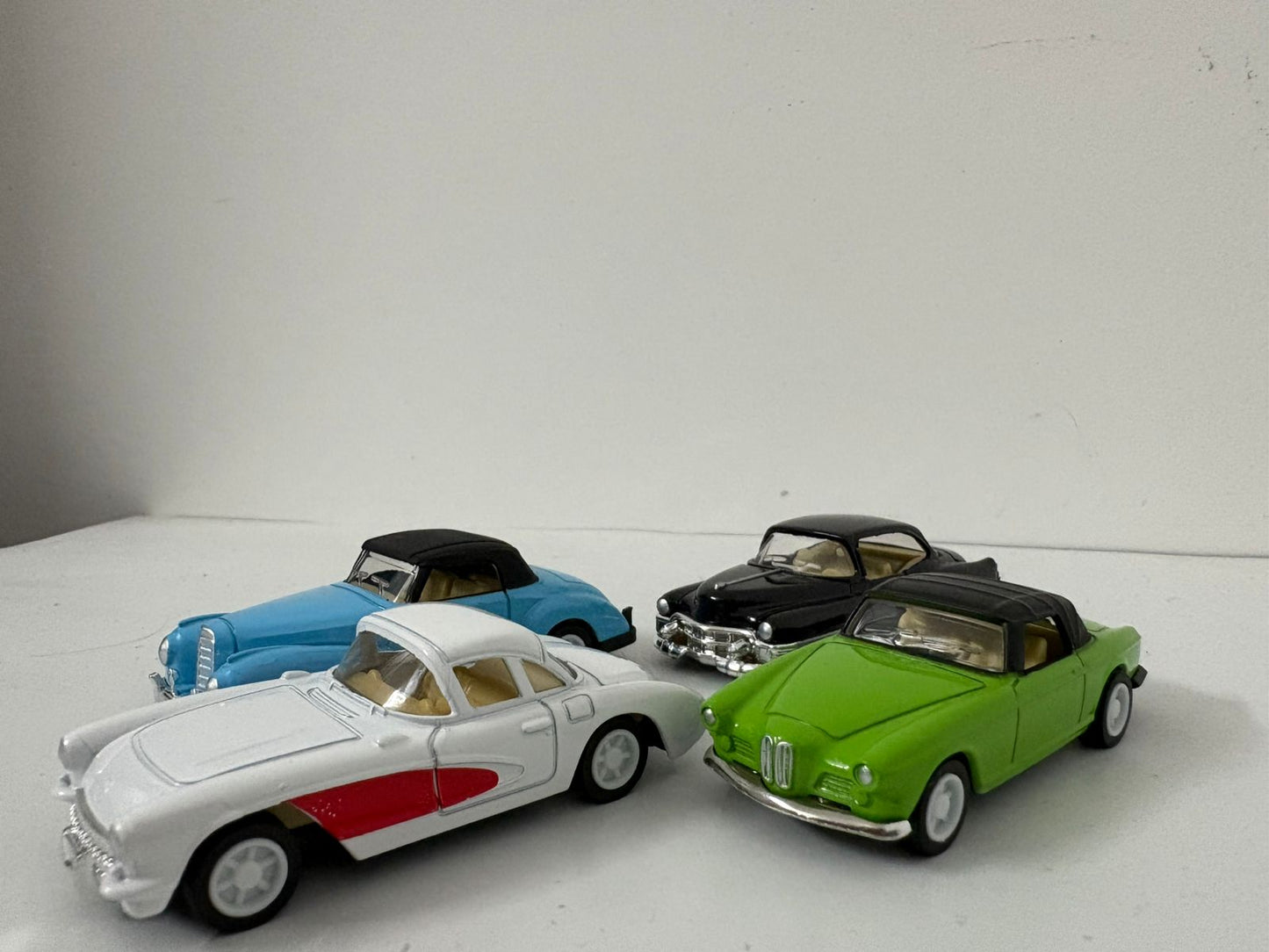 1:64 scale vintage 4 set.