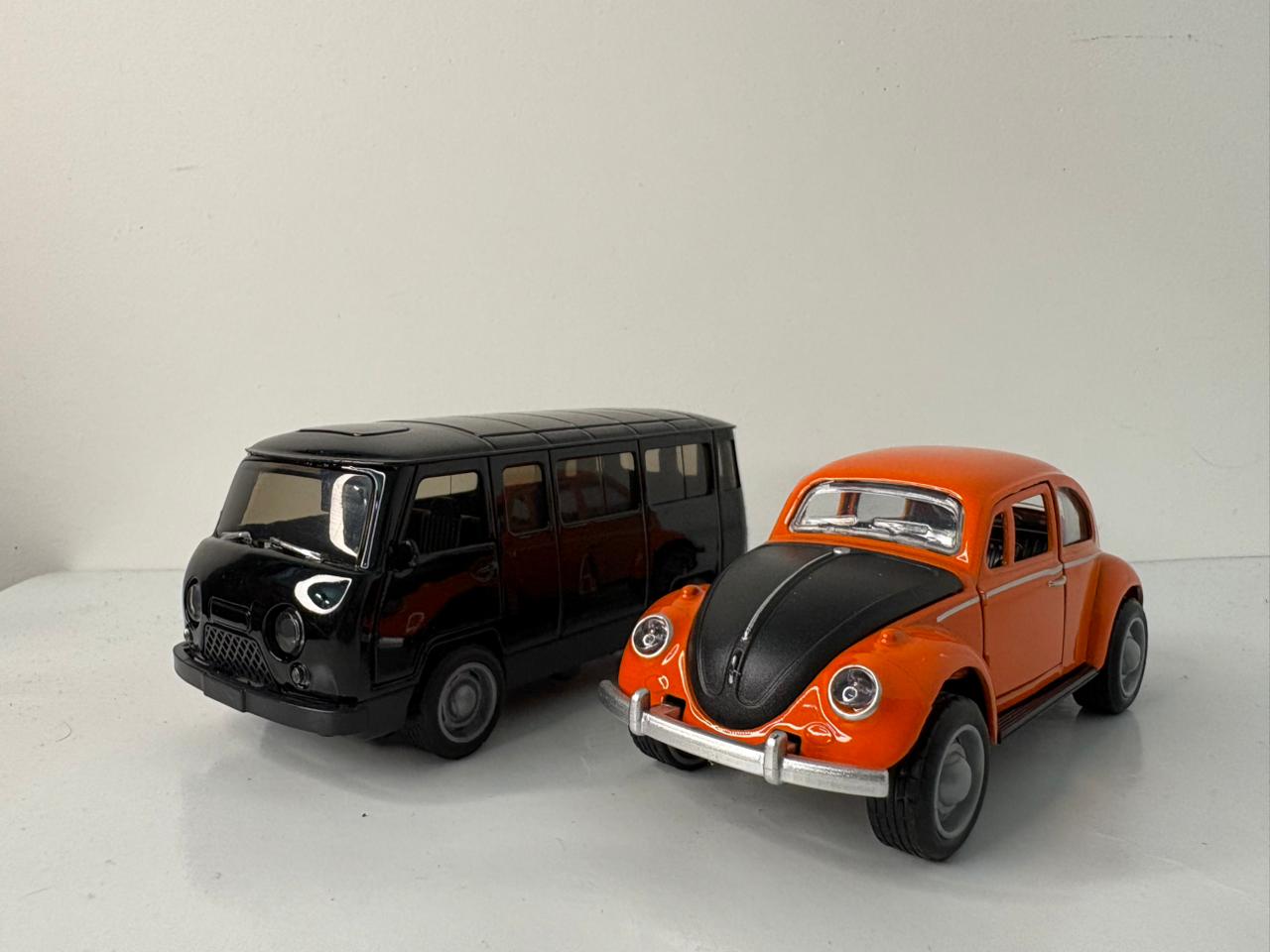 Combo-1:36 scale UAZ van+ Volkswagen Beetle.