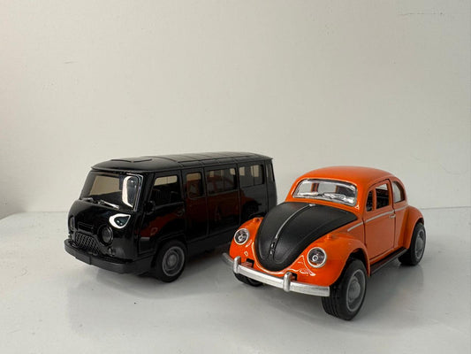 Combo-1:36 scale UAZ van+ Volkswagen Beetle.