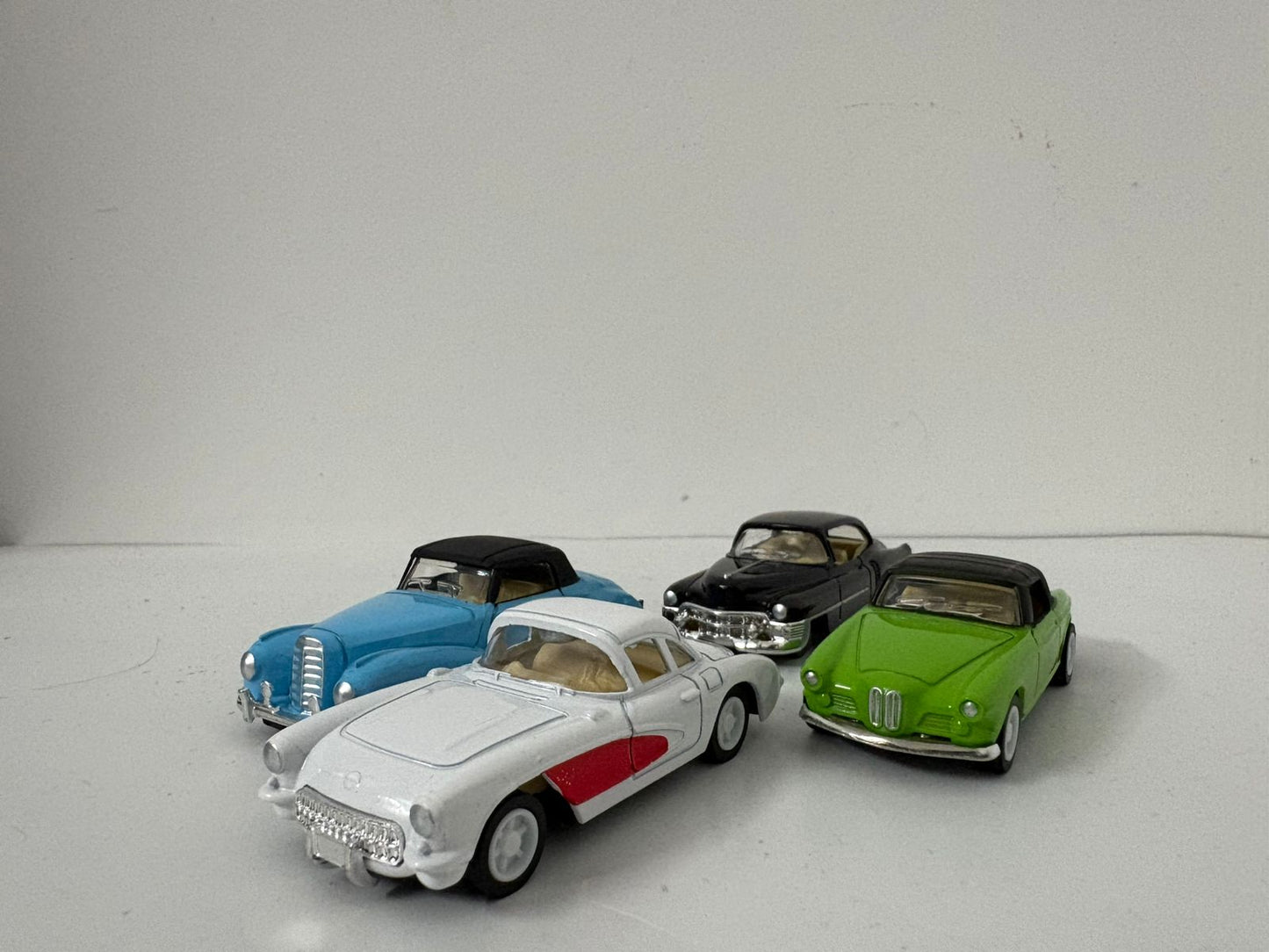 1:64 scale vintage 4 set.