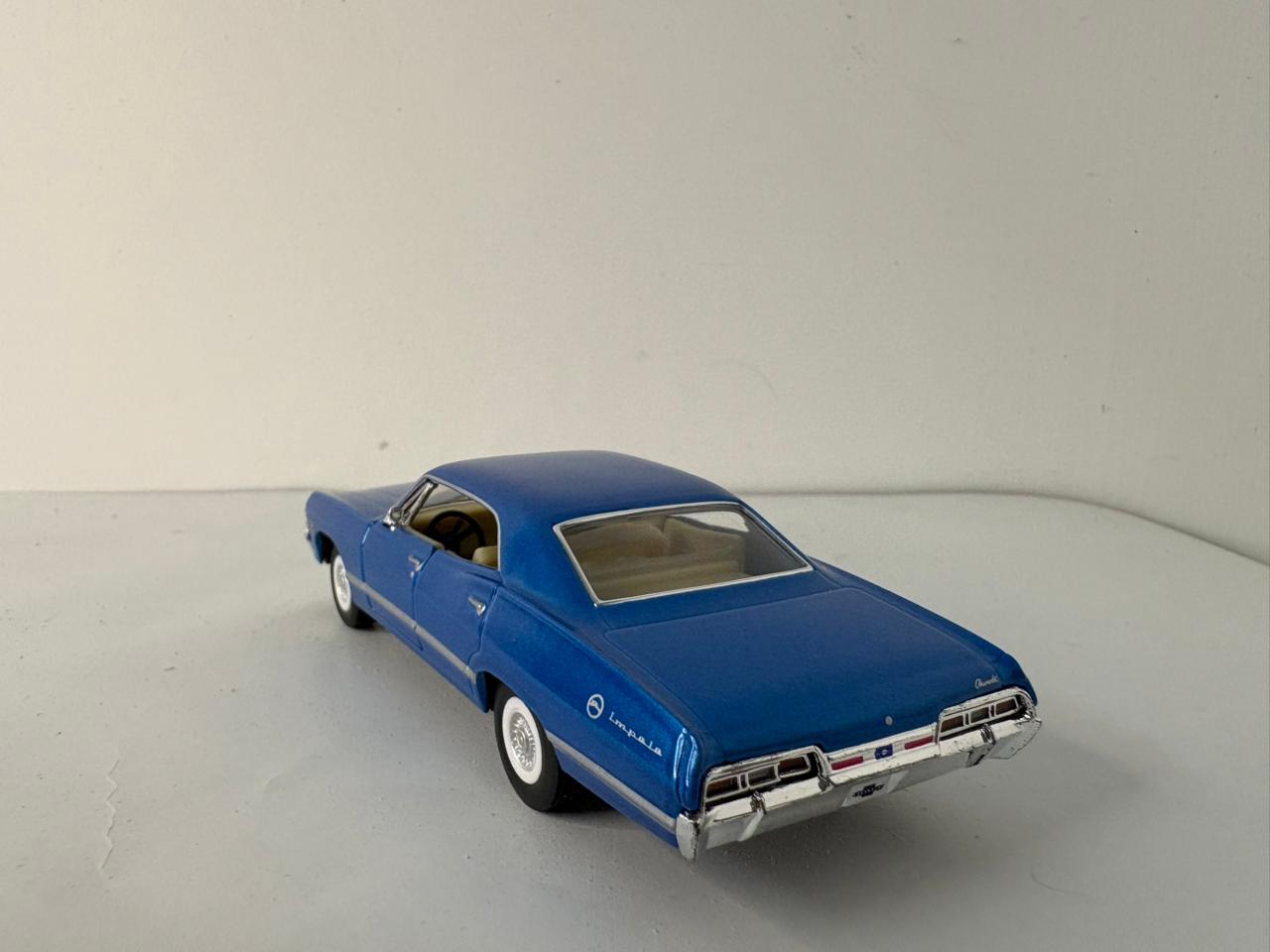 Kinsmart-1967 Chevrolet Impala 1:43 scale.