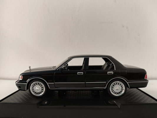 Toyota crown 1:32 scale model
