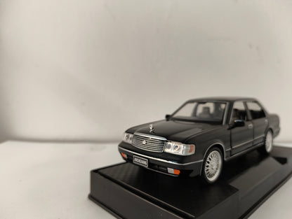 Toyota crown 1:32 scale model