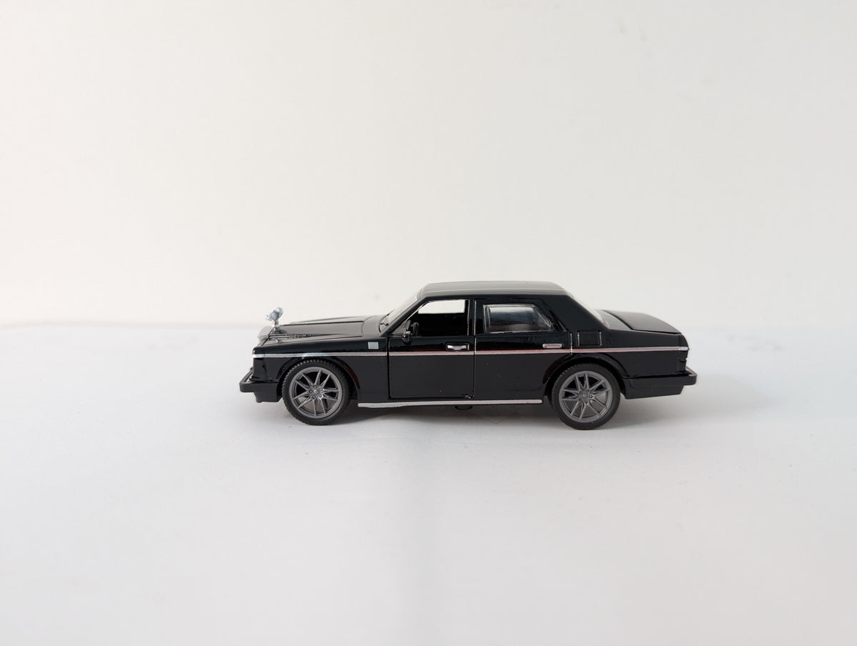 Rolls Royce Phantom diecast model.